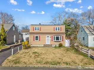 48 Buchanan Ave, Parlin, NJ 08859