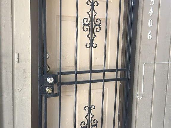 3rd image of 15406 Chipman Ln