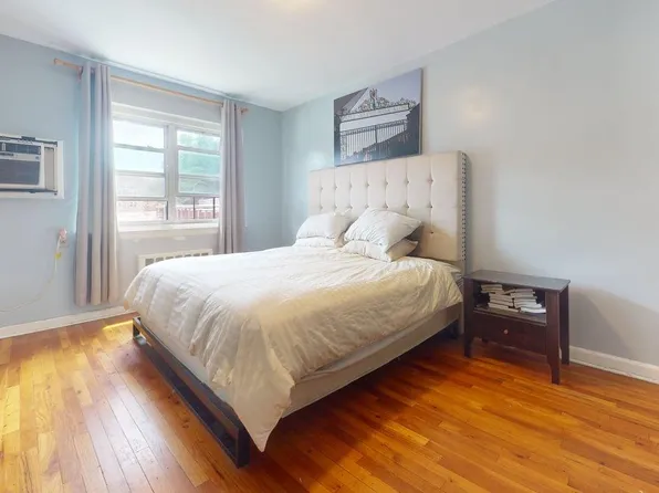 150-20 Jewel Avenue image 15 of 26