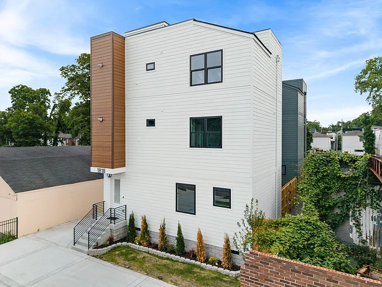 1818 Dr Db Todd Jr Blvd #C — Photo 46