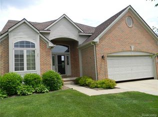 6140 Warwick Dr #1, Commerce Township, MI 48382