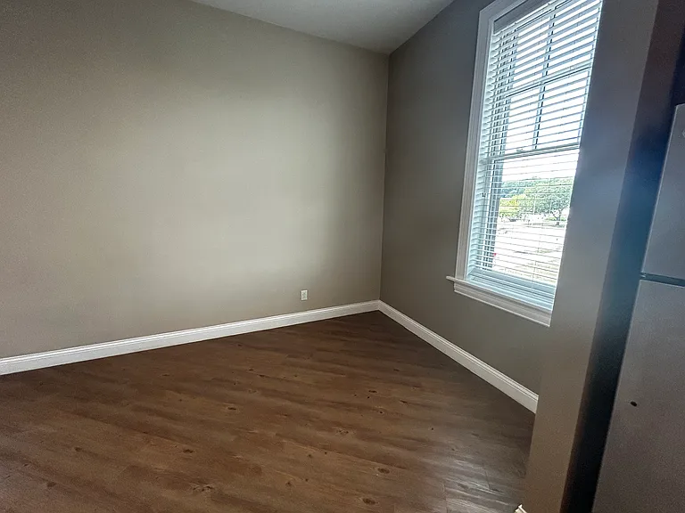 730 N Main St #201 — Photo 13