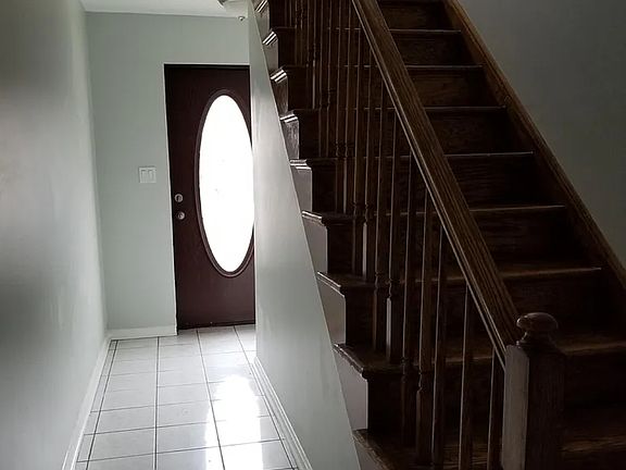 2nd image of 189 Grant Ave #1