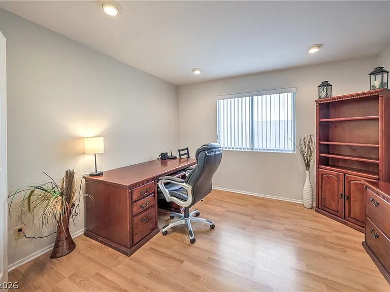 271 Sunshine Springs Ct — Photo 35