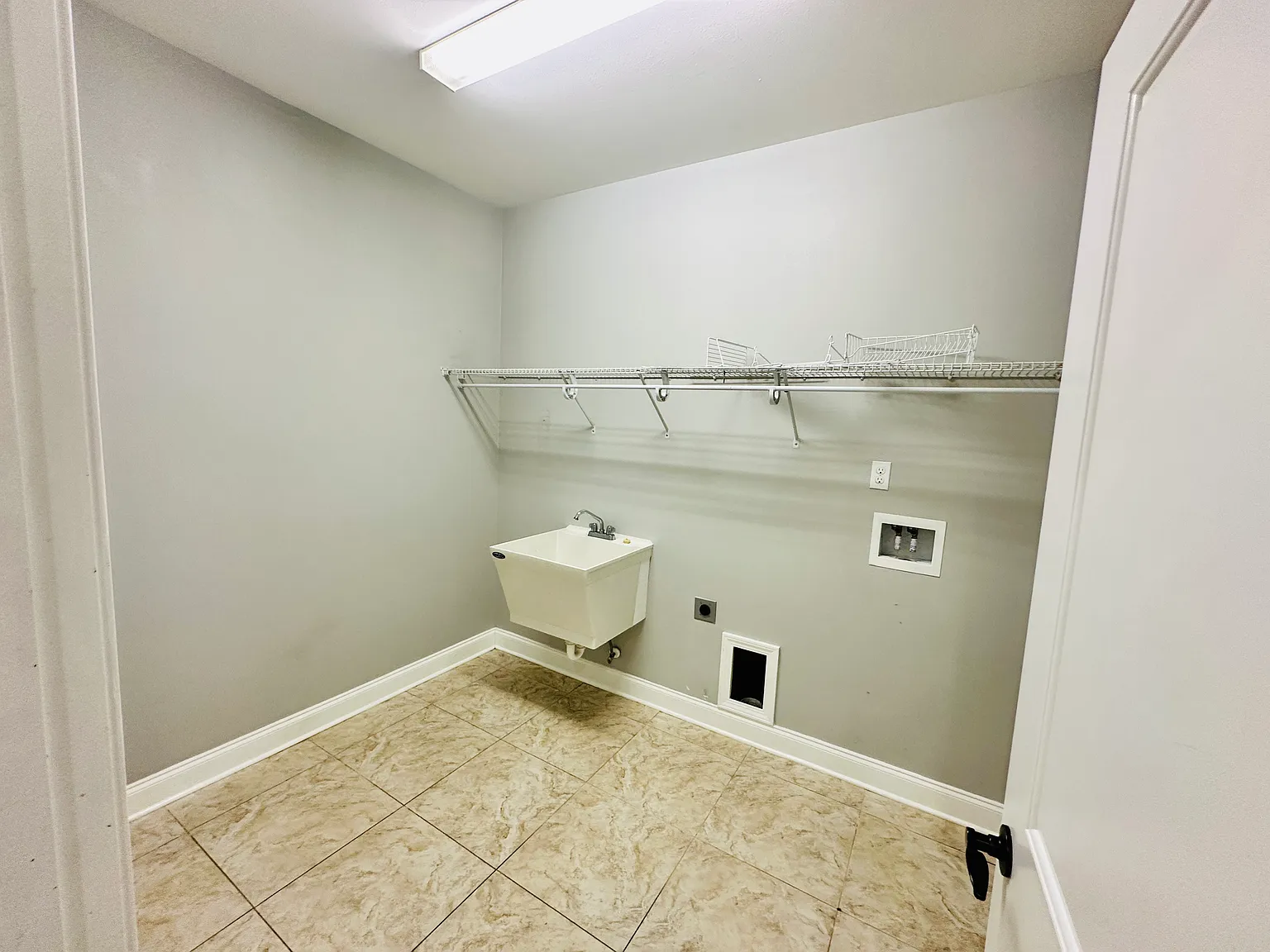 118 Jonquil Ave — Photo 3