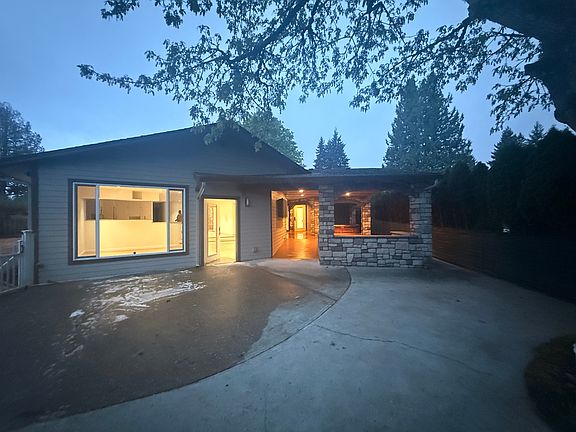 4th image of 1619 NE 129th Ave