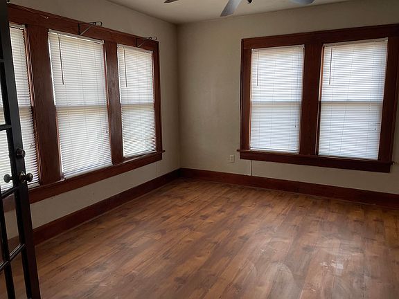 4th image of 306 N Rush Ave