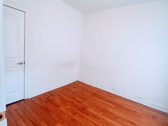 4th image of 164 Clinton Ave #C2b