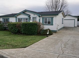 145 Adams Loop, Roseburg, OR 97471