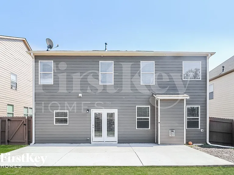 821 Harrison Dr — Photo 15