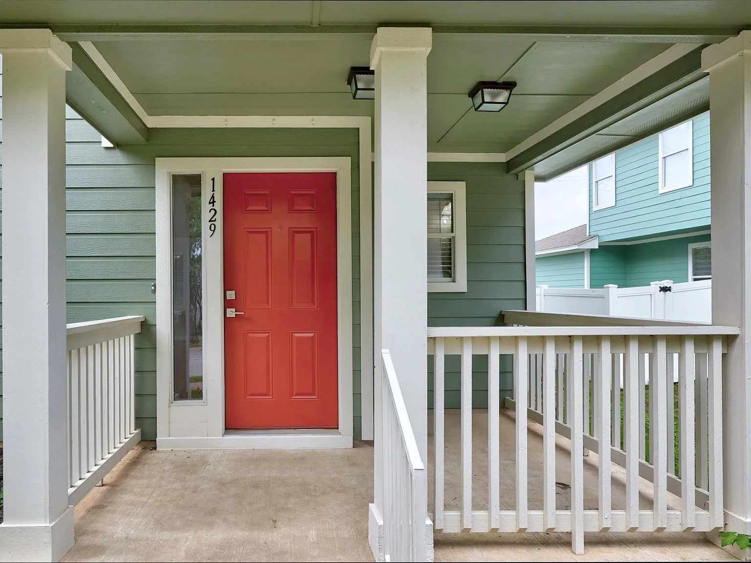 4 bed, 2.5 bath, 1962 sqft, $2,195 — Photo 3