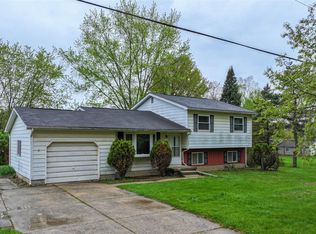 5244 Rood Rd, Holly, MI 48442