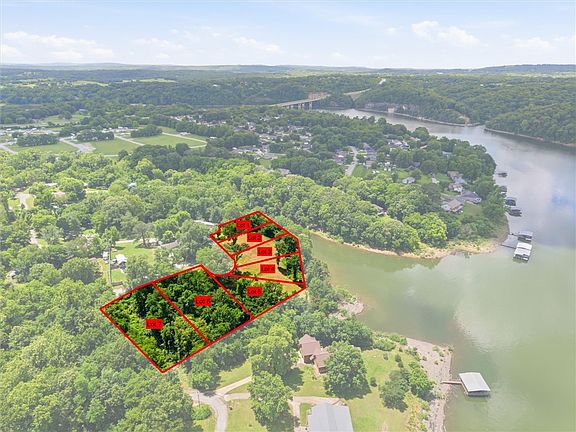 3rd image of Lakeshore Dr #226-232