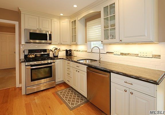 2nd image of 82 Greenway E