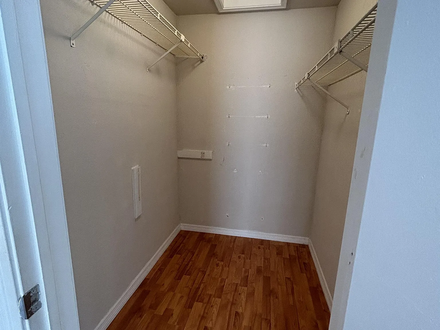 INV2 A1-755 - 1 — Photo 2