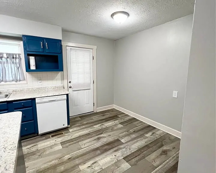 904 Jacksboro Ave — Photo 6