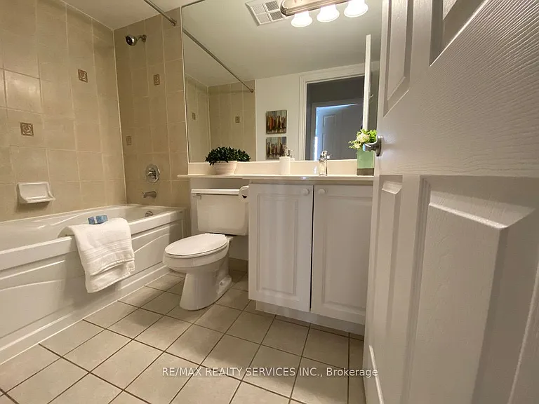 3880 Duke Of York Blvd #718 — Photo 9