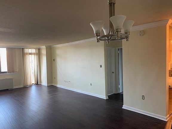 4th image of 801 N Pitt St APT 1010