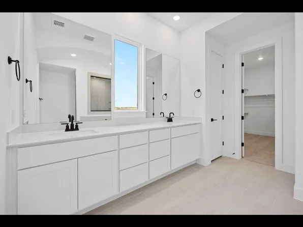 329 Luttrell Ln, Liberty Hill, TX 78642