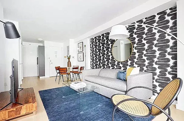Rented by Manhattan Realty Group | media 8