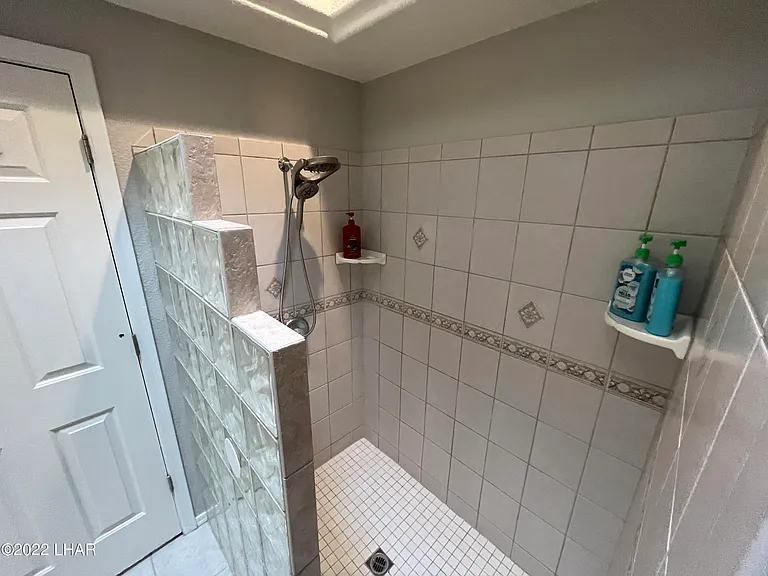 2570 Glengarry Dr — Photo 14