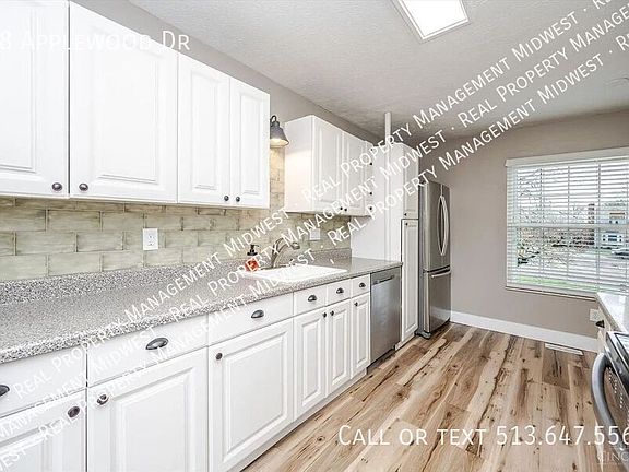 2nd image of 48 Applewood Dr