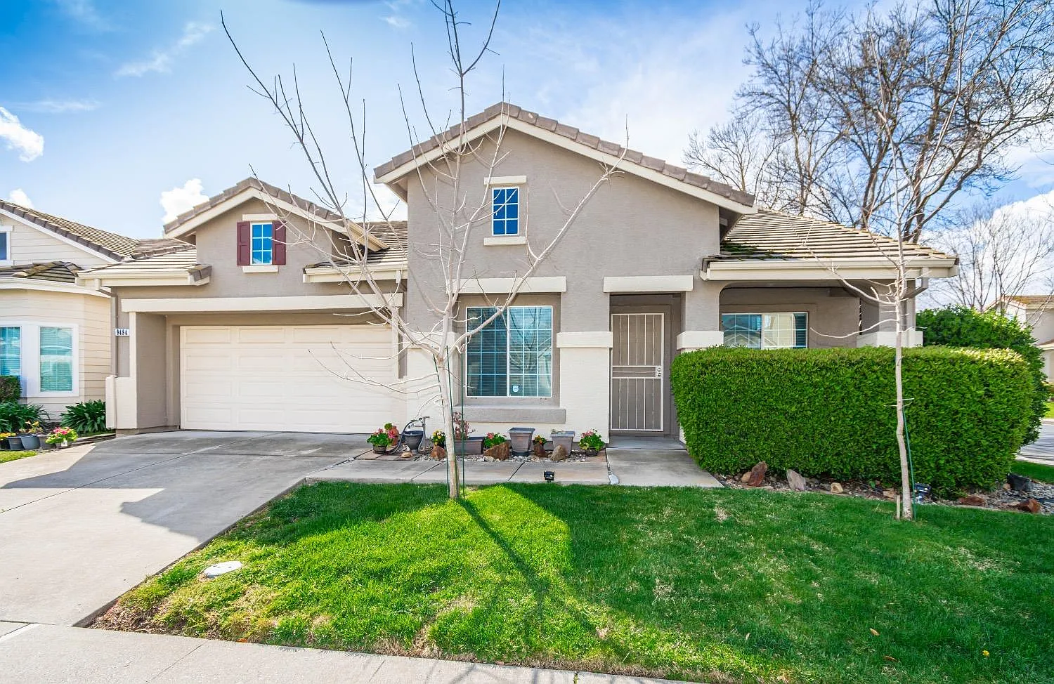 9484 Windrift Ln photo 1