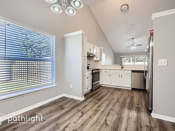 5th image of 468 Harvest Oak Ct