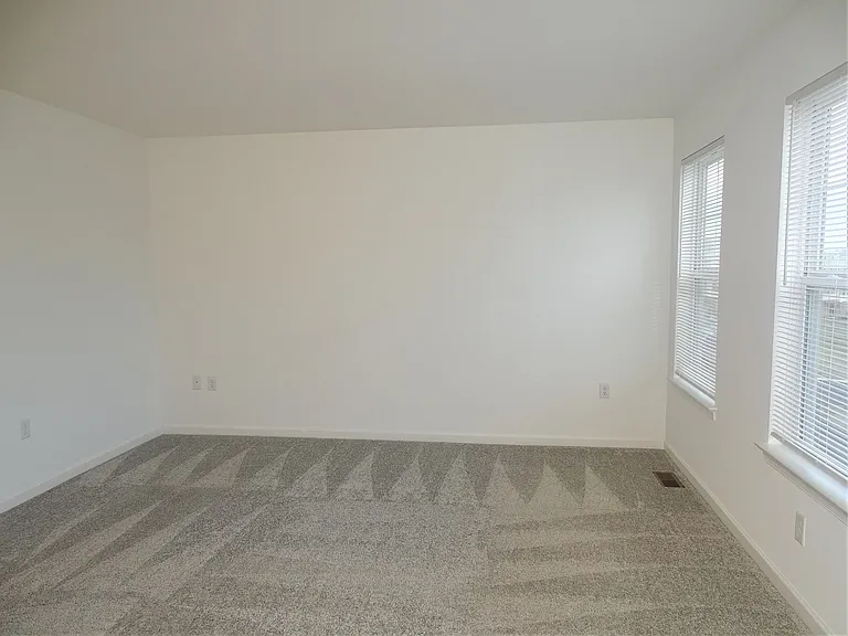 12 Glenbrook Ct — Photo 11
