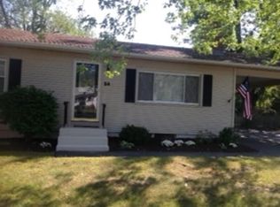 14 Upland Rd, Holyoke, MA 01040