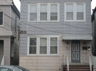 96 Kennedy Blvd, Bayonne, NJ 07002