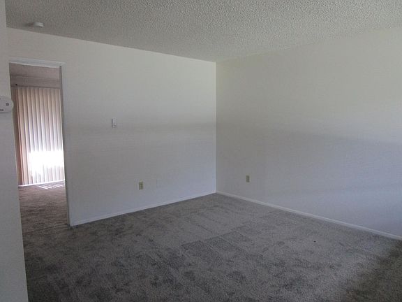 3rd image of 4321 S Union Ave APT C