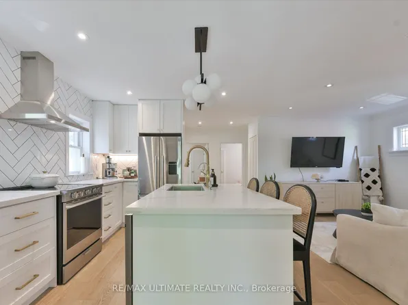 205 William St, Toronto, ON M9N 2H2