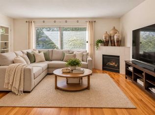 554 S Killarney Glen Ct SW, Calgary, AB T3E 7H4