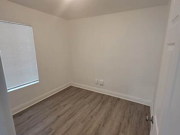 4th image of 7325 Sidney Dr APT B