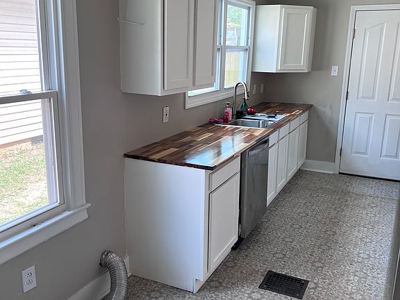 4th image of 2428 Washington Pike