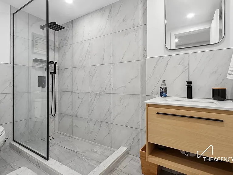 39 E 12th St #310 — Photo 6