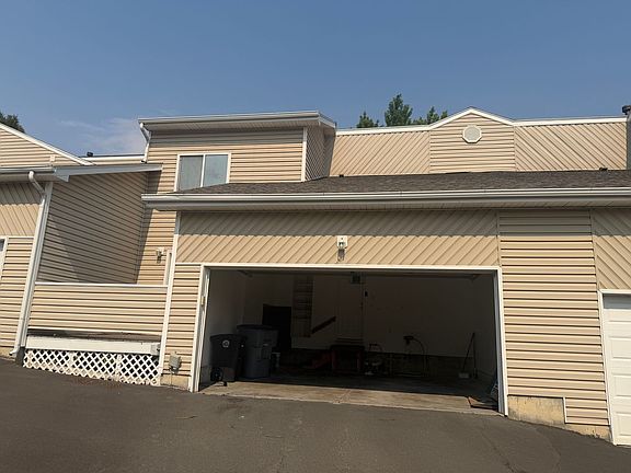 3rd image of 2155 Meadow Ct