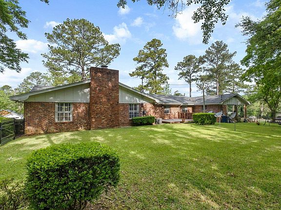 2nd image of 905 Circle Dr