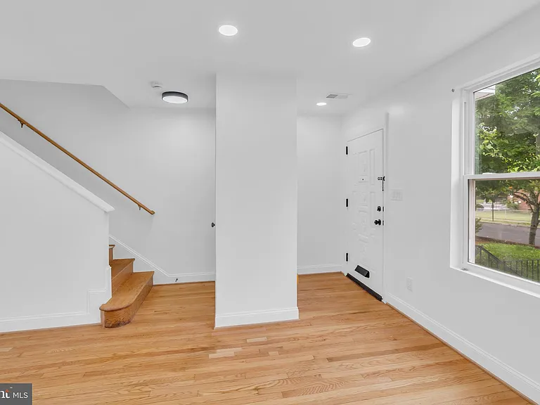 518 Oglethorpe St NE — Photo 18