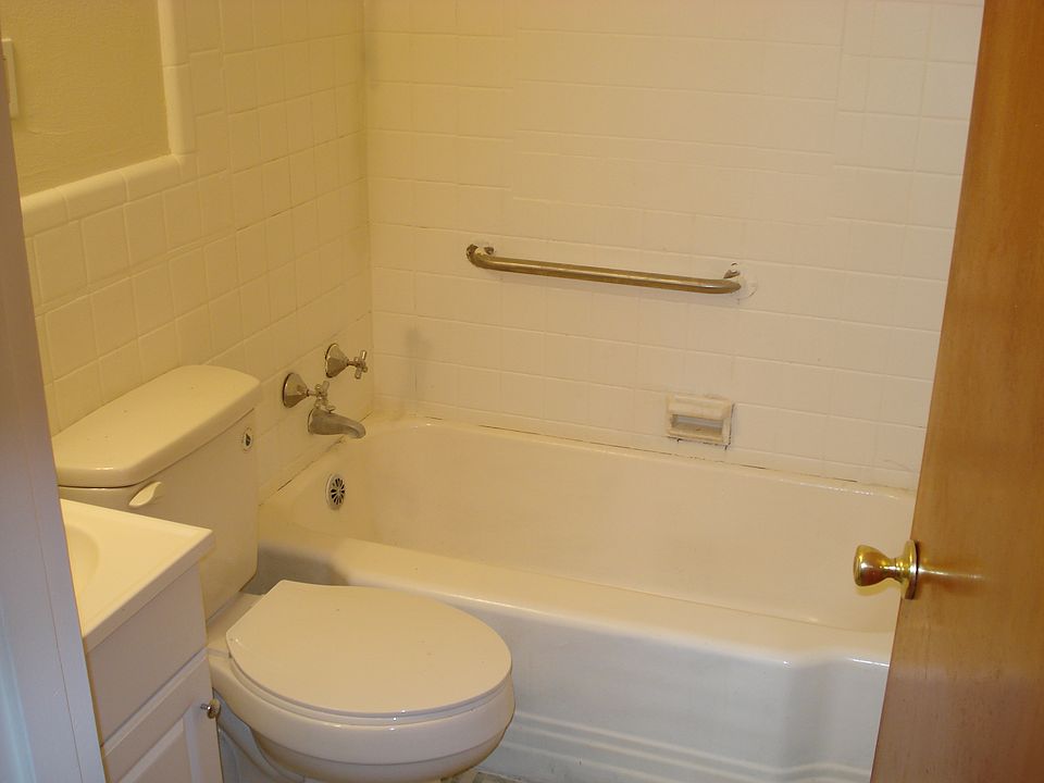 2nd image of 10083 Coburg Lands Dr