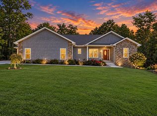 380 Mountain Preserve Pkwy, Crab Orchard, TN 37723