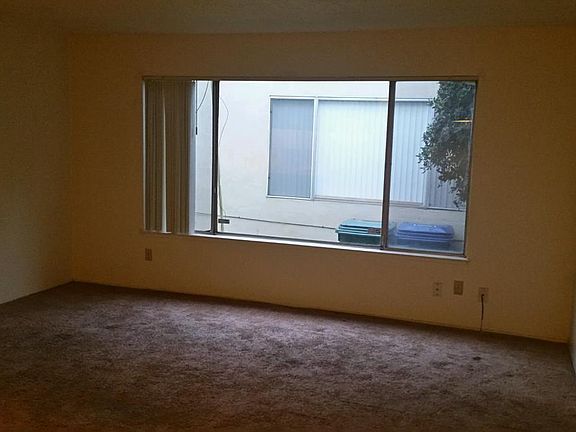 2nd image of 3715 Moonbeam Dr