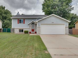 324 W Tomahawk St, Kechi, KS 67067