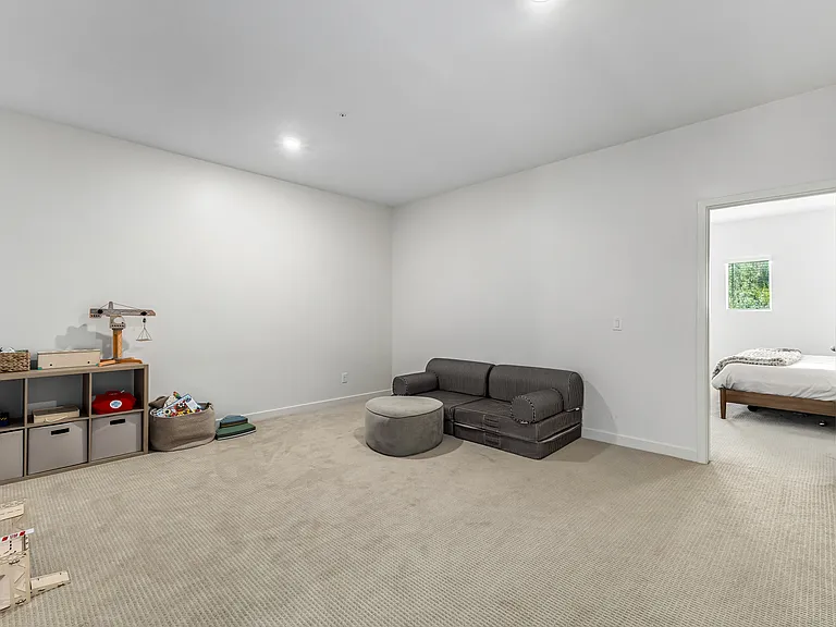 2265 W Echo Ln — Photo 18