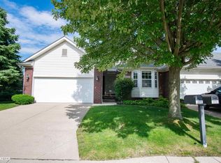 44648 Patricia Dr, Sterling Heights, MI