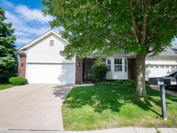 44648 Patricia Dr, Sterling Heights, MI 48314