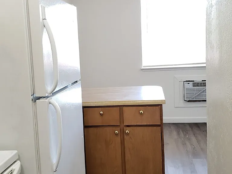 415 Reno Ave #C — Photo 9