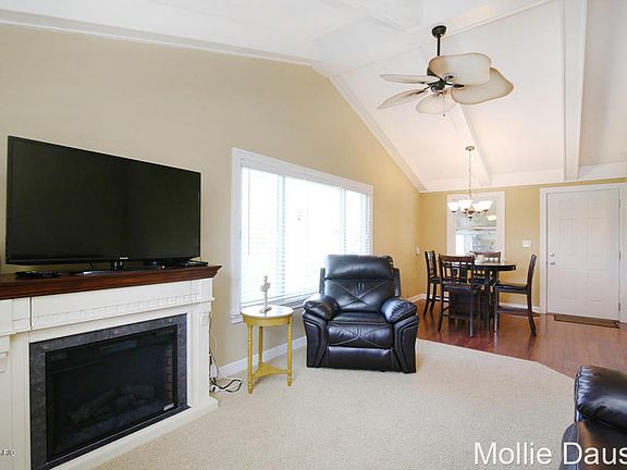 5th image of 3730 Ivy Dr NE