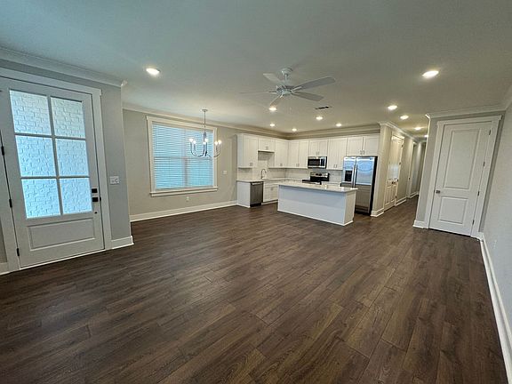 3rd image of 2000 Rosemary St Lot 193